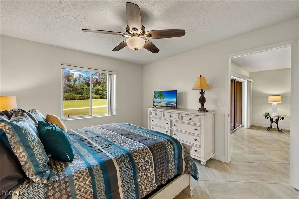 7025 Dennis Circle Naples FL 34104