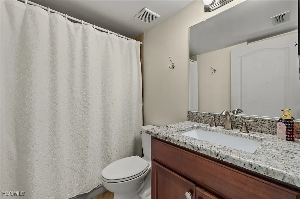 7025 Dennis Circle Naples FL 34104