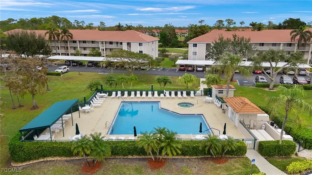 7025 Dennis Circle Naples FL 34104