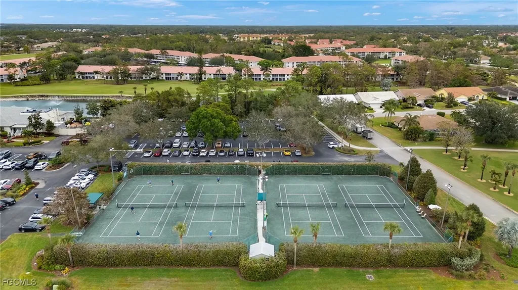 7025 Dennis Circle Naples FL 34104