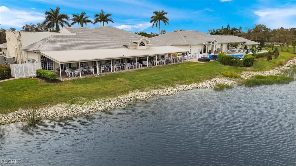 7025 Dennis Circle Naples FL 34104