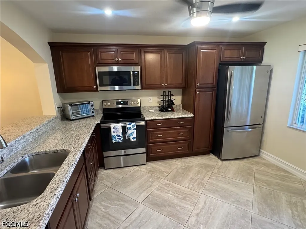 7025 Dennis Circle Naples FL 34104