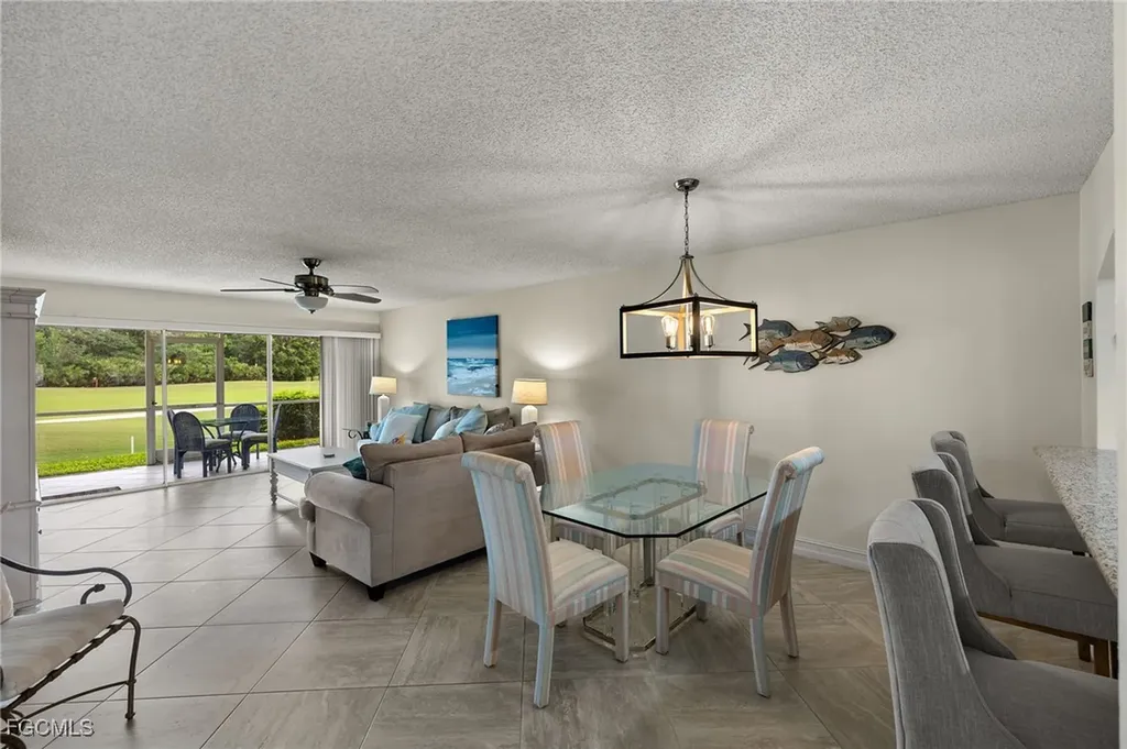 7025 Dennis Circle Naples FL 34104