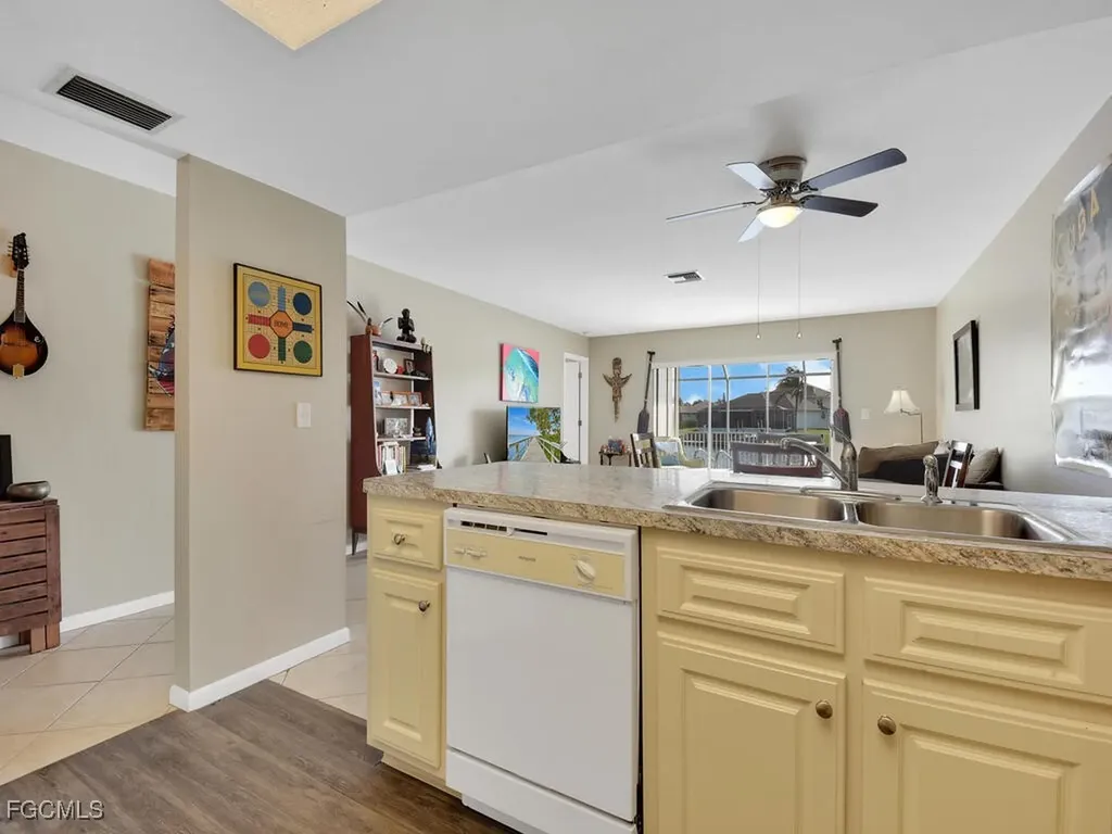 3619 SE 10th Avenue Cape Coral FL 33904