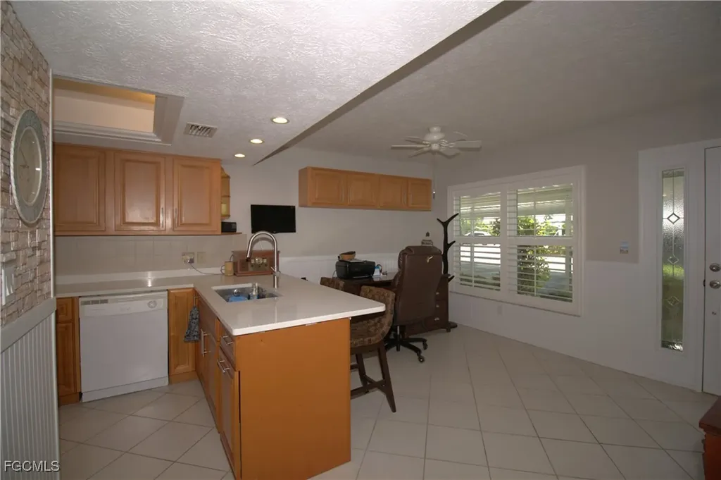 1807 SE 41st Street Cape Coral FL 33904