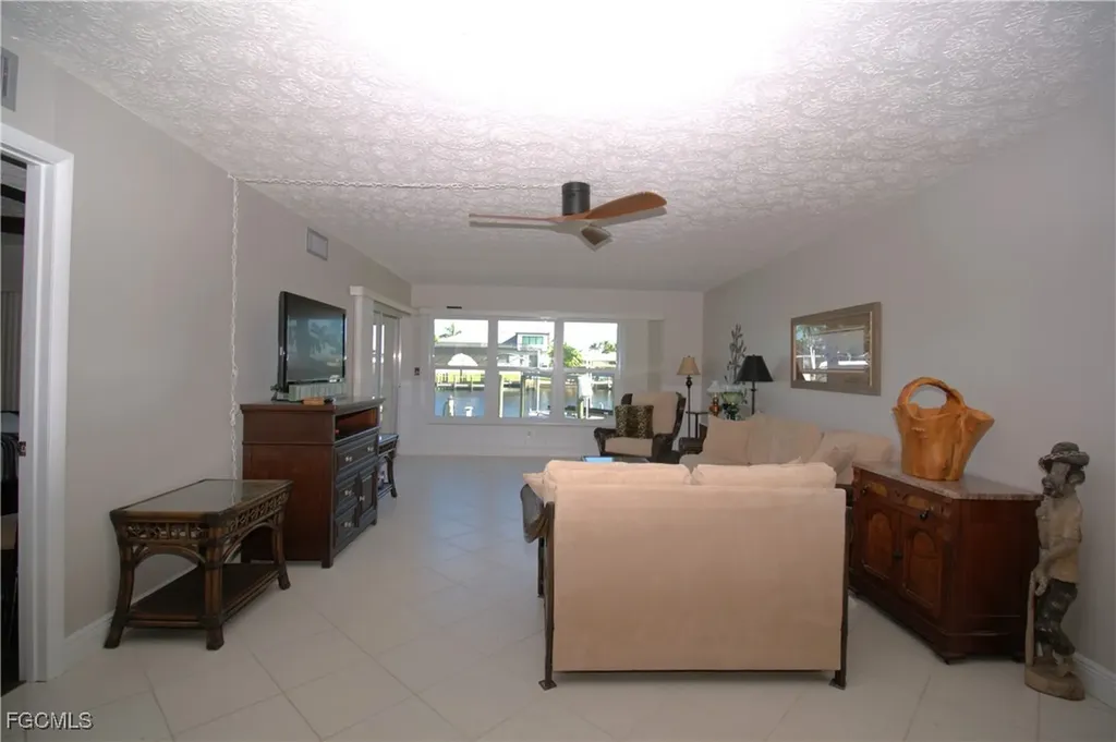 1807 SE 41st Street Cape Coral FL 33904