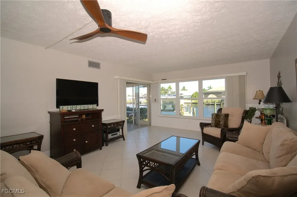 1807 SE 41st Street Cape Coral FL 33904