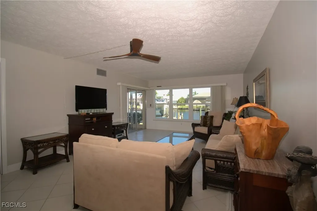 1807 SE 41st Street Cape Coral FL 33904