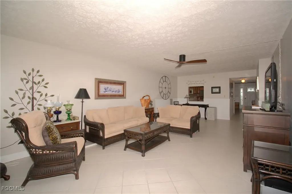 1807 SE 41st Street Cape Coral FL 33904