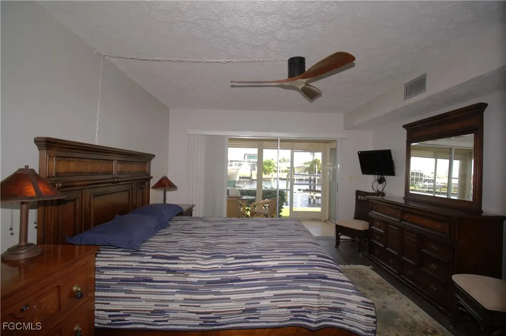 1807 SE 41st Street Cape Coral FL 33904
