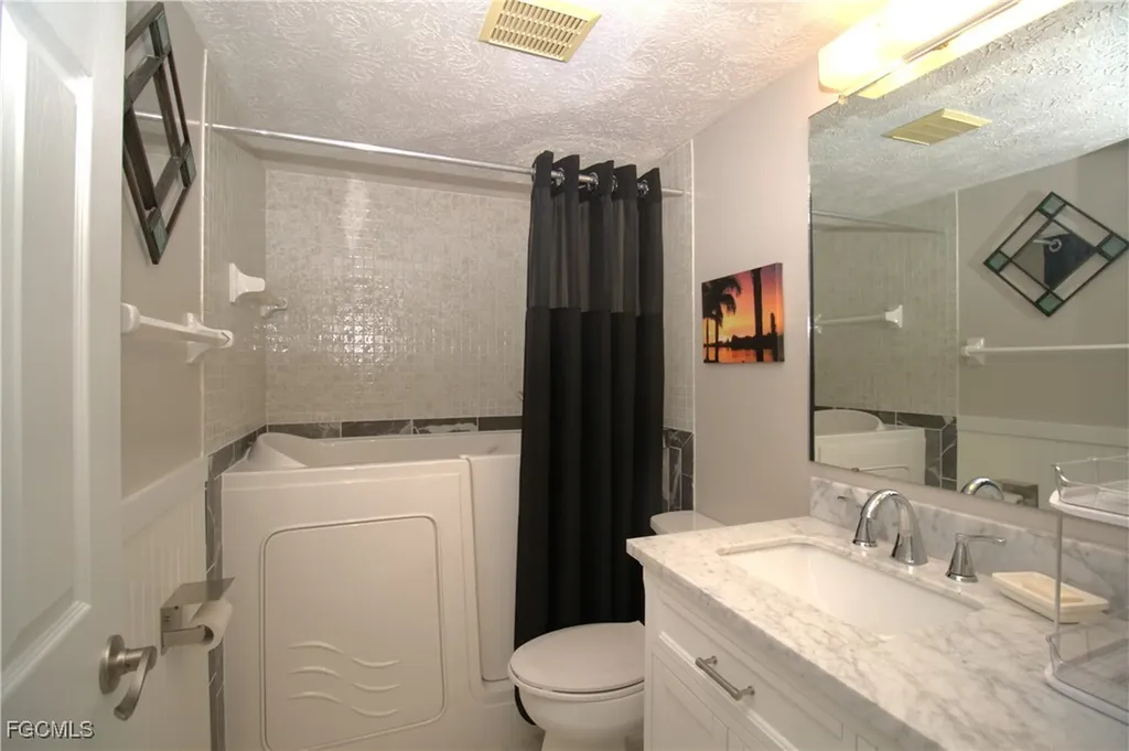 1807 SE 41st Street Cape Coral FL 33904