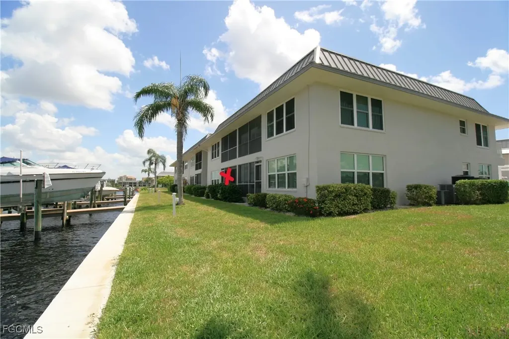 1807 SE 41st Street Cape Coral FL 33904