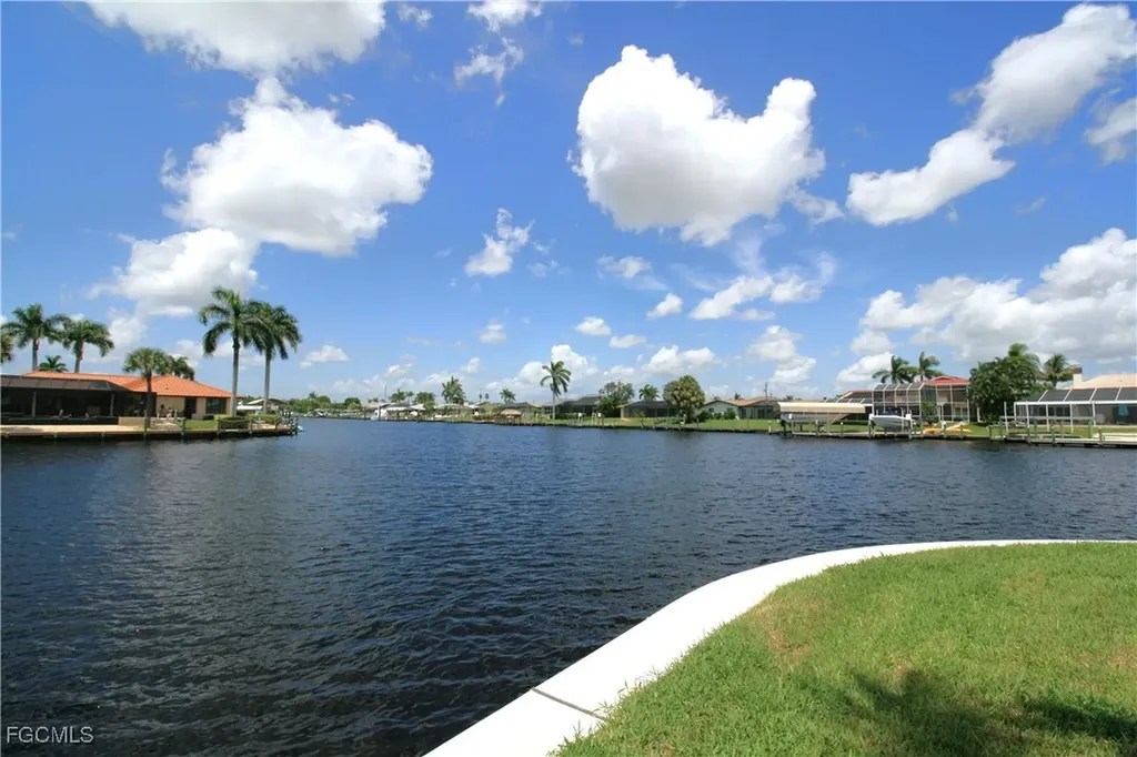 1807 SE 41st Street Cape Coral FL 33904