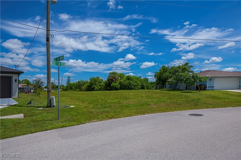 1203 SE 3rd Avenue Cape Coral FL 33990