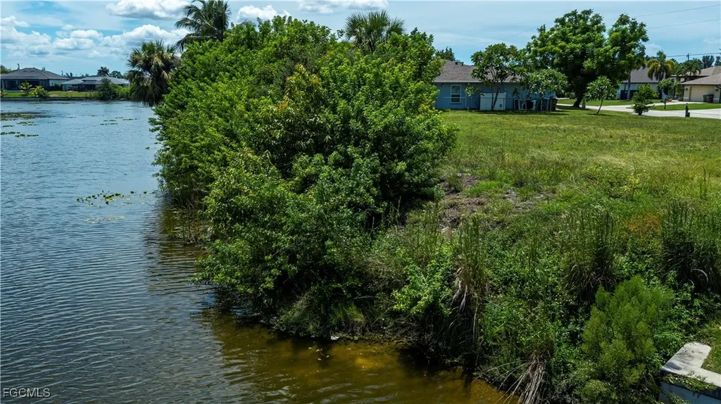 1203 SE 3rd Avenue Cape Coral FL 33990