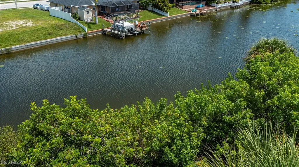 1203 SE 3rd Avenue Cape Coral FL 33990