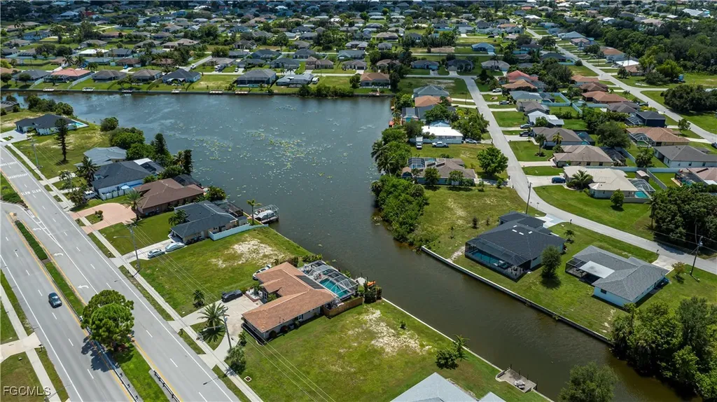 1203 SE 3rd Avenue Cape Coral FL 33990