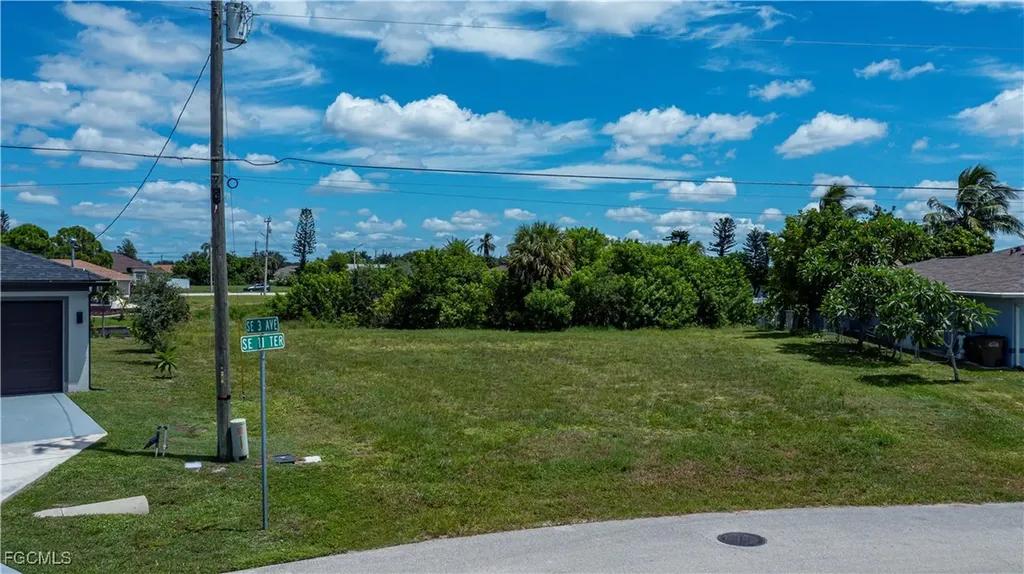 1203 SE 3rd Avenue Cape Coral FL 33990