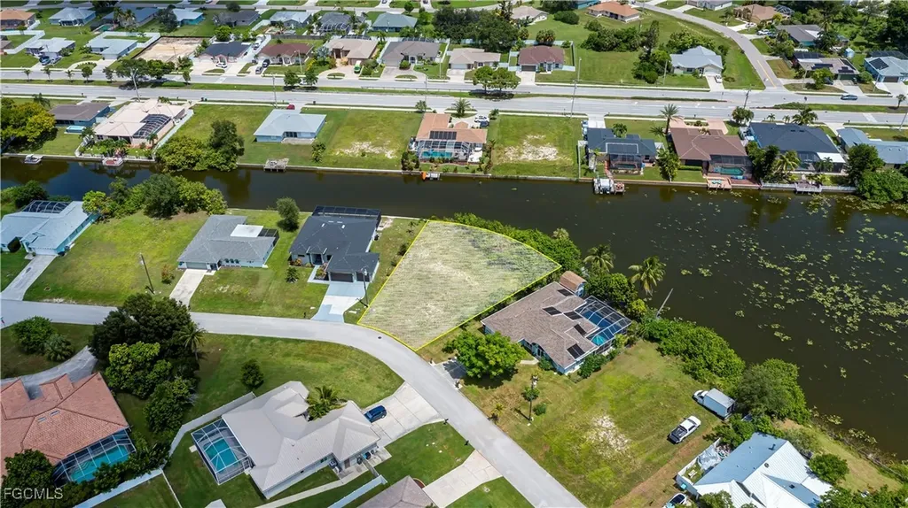 1203 SE 3rd Avenue Cape Coral FL 33990