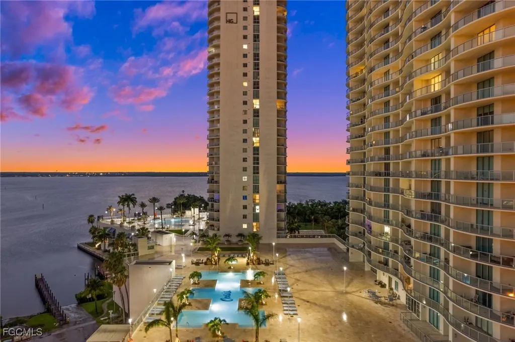 3000 Oasis Grand Boulevard Fort Myers FL 33916