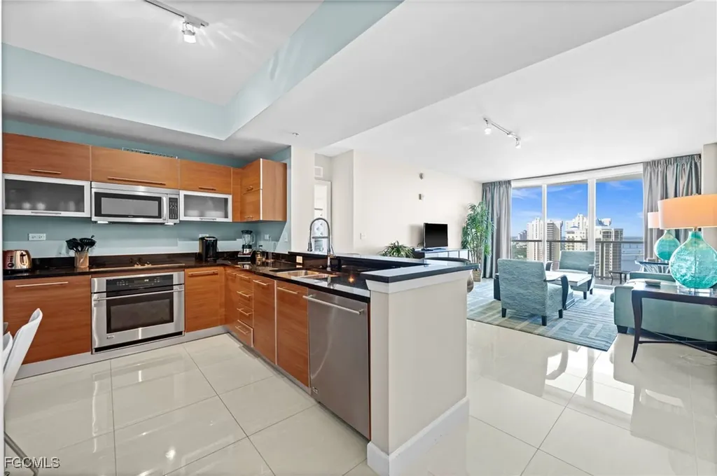 3000 Oasis Grand Boulevard Fort Myers FL 33916