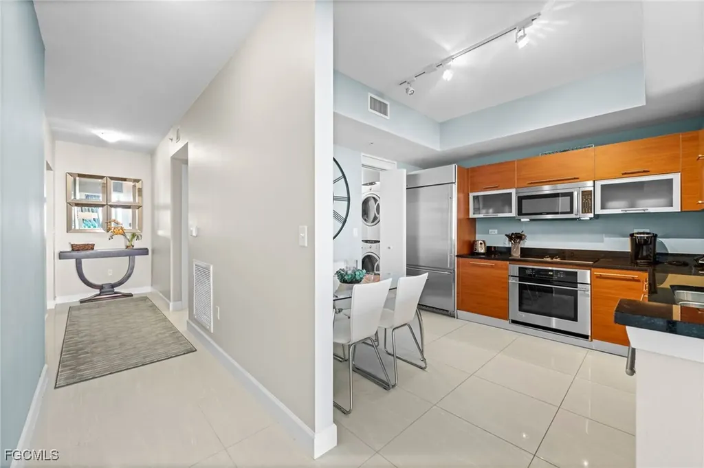 3000 Oasis Grand Boulevard Fort Myers FL 33916