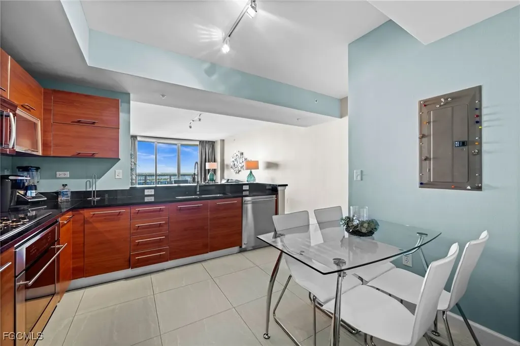 3000 Oasis Grand Boulevard Fort Myers FL 33916