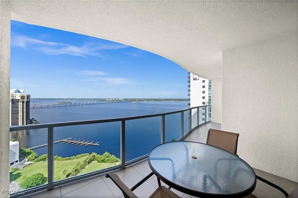 3000 Oasis Grand Boulevard Fort Myers FL 33916