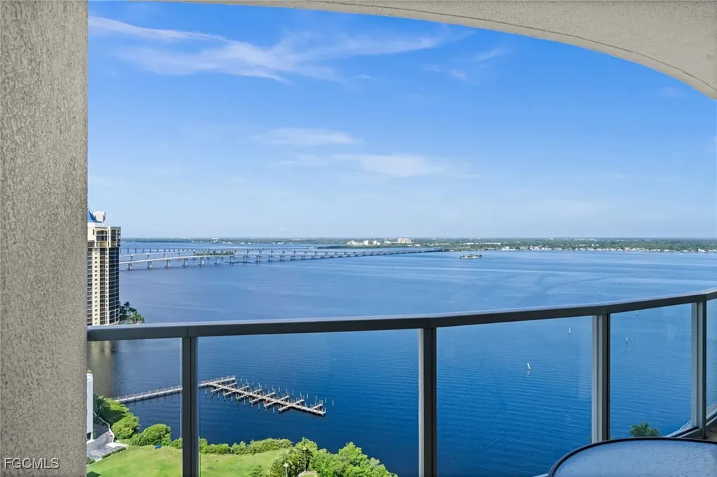 3000 Oasis Grand Boulevard Fort Myers FL 33916