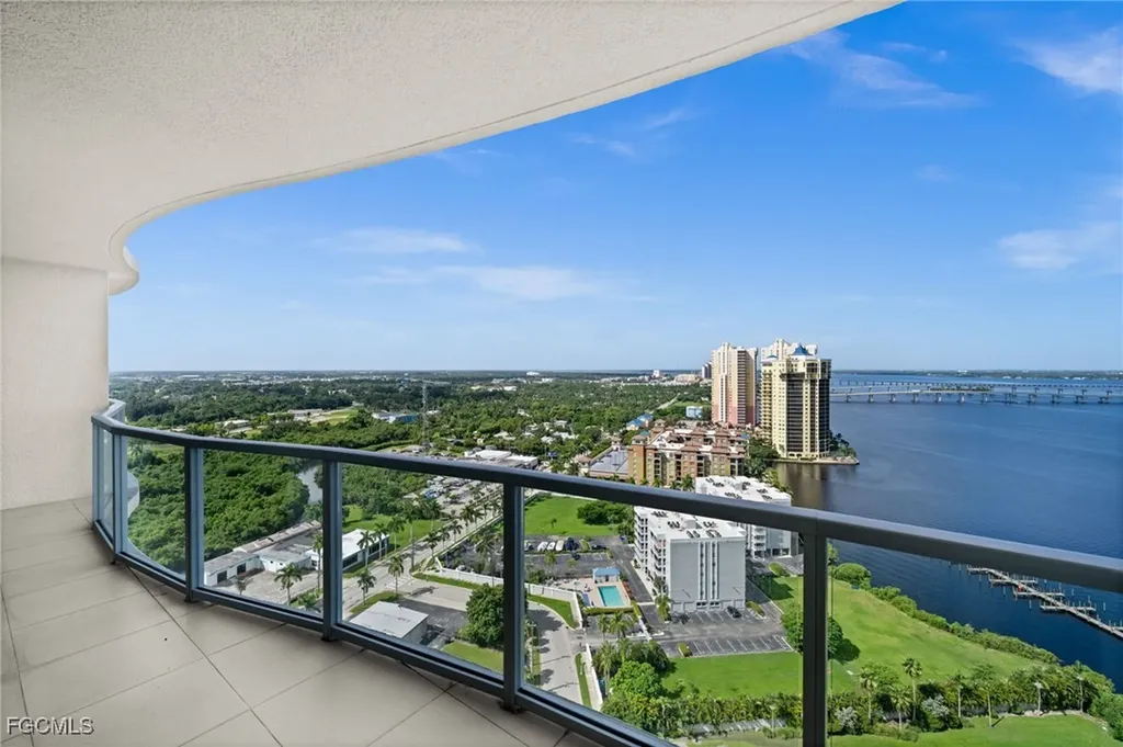 3000 Oasis Grand Boulevard Fort Myers FL 33916