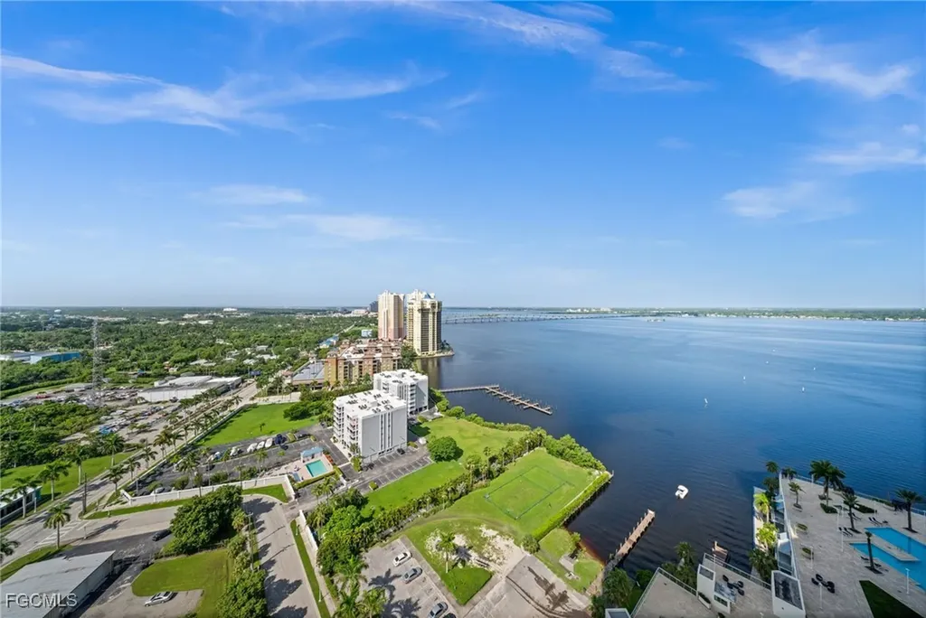 3000 Oasis Grand Boulevard Fort Myers FL 33916