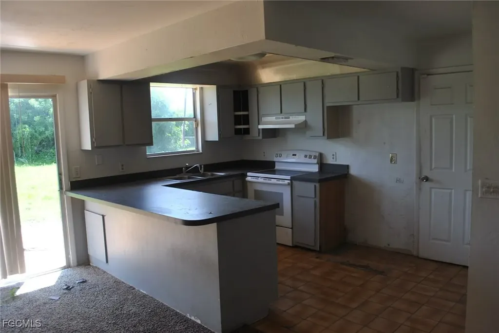 1331 NE 12th Avenue Cape Coral FL 33909