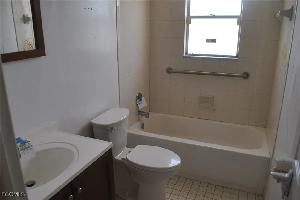 1331 NE 12th Avenue Cape Coral FL 33909