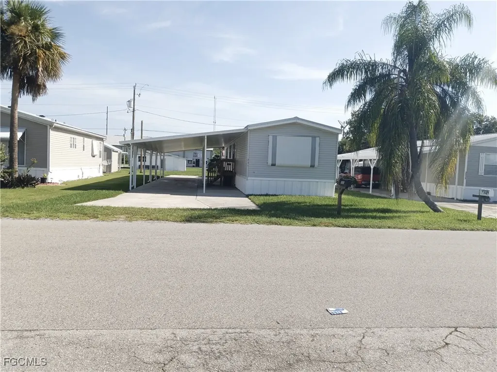 231 Palm Avenue NW Moore Haven FL 33471
