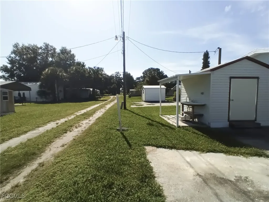 231 Palm Avenue NW Moore Haven FL 33471