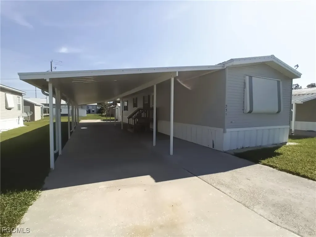 231 Palm Avenue NW Moore Haven FL 33471