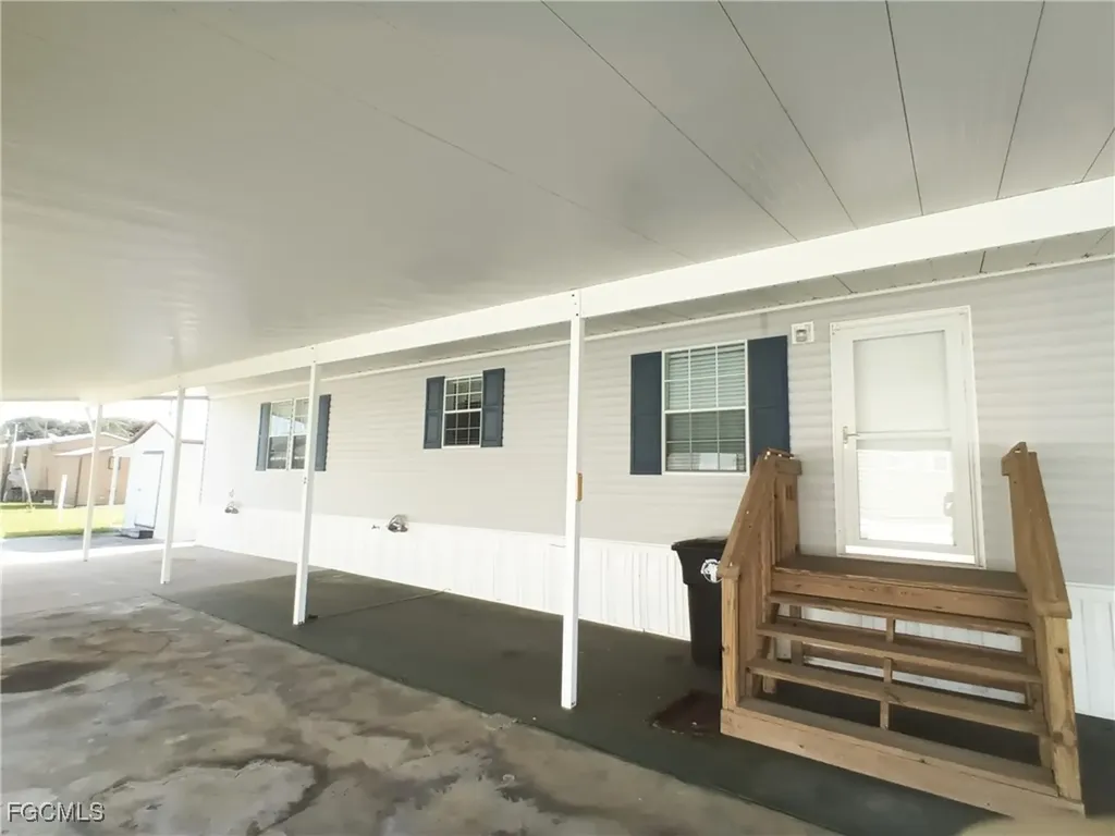 231 Palm Avenue NW Moore Haven FL 33471