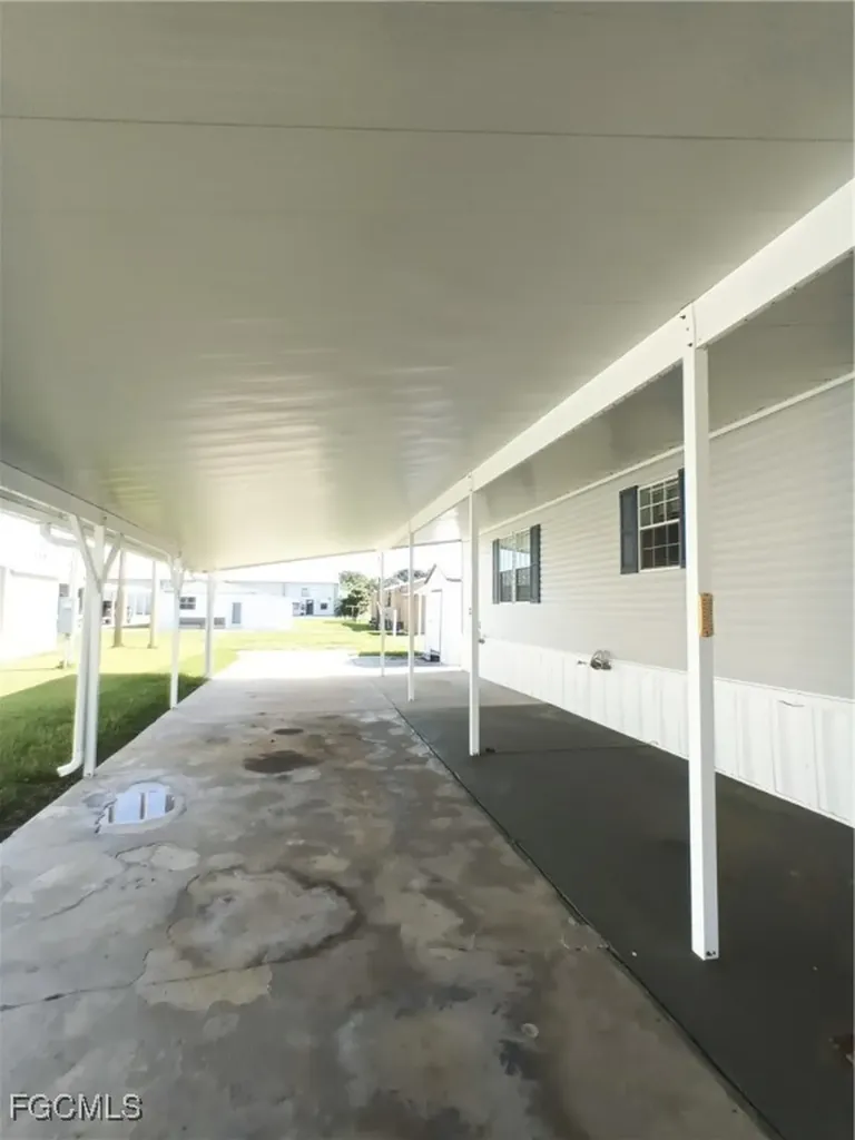 231 Palm Avenue NW Moore Haven FL 33471