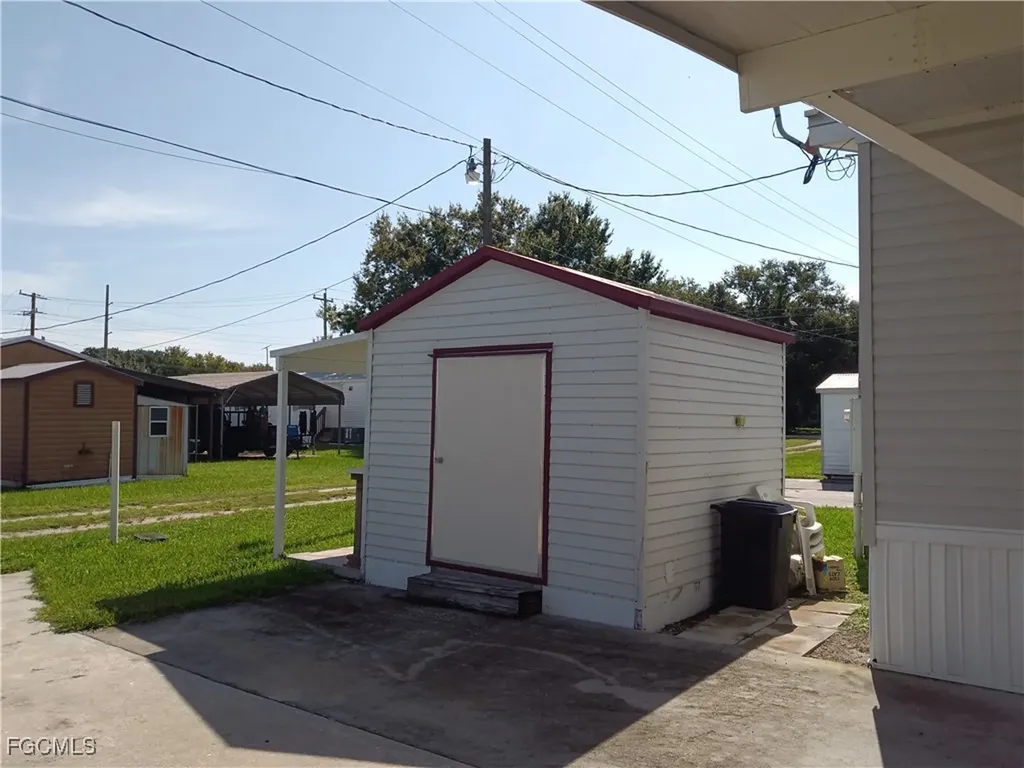 231 Palm Avenue NW Moore Haven FL 33471