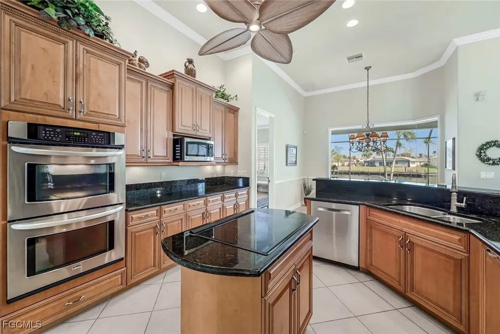 1911 SE 35th Street Cape Coral FL 33904