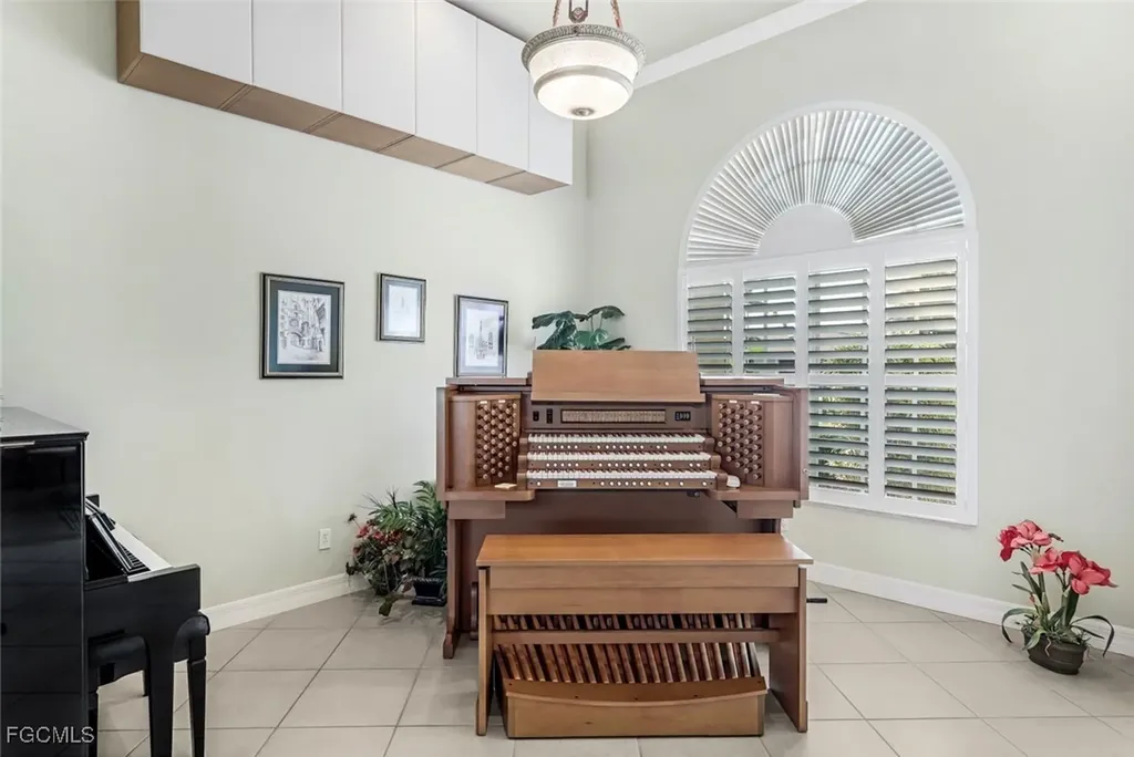 1911 SE 35th Street Cape Coral FL 33904