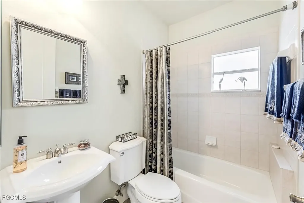 1911 SE 35th Street Cape Coral FL 33904