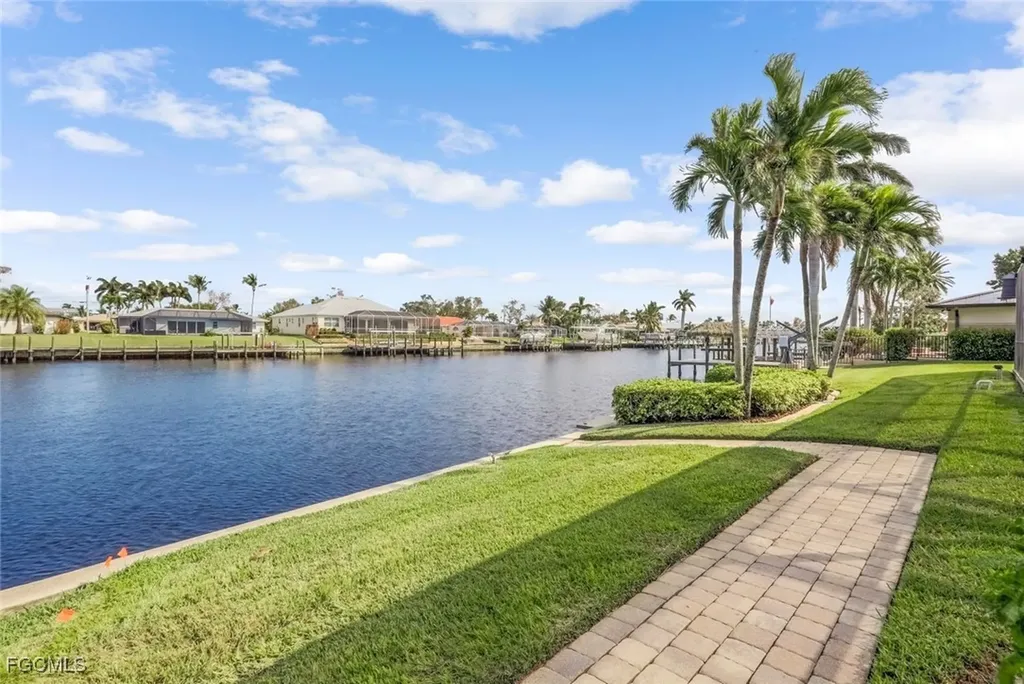 1911 SE 35th Street Cape Coral FL 33904