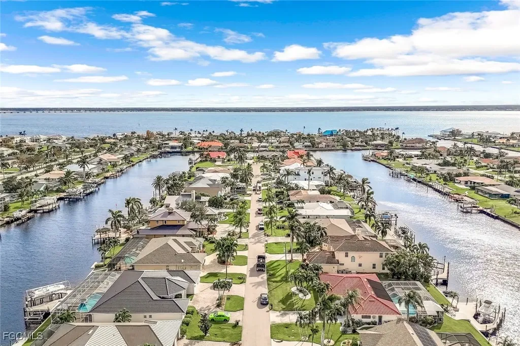 1911 SE 35th Street Cape Coral FL 33904