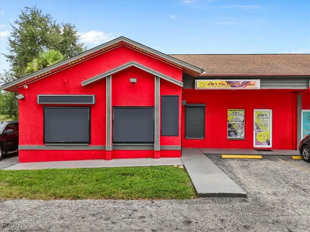 904 Lee Boulevard Lehigh Acres FL 33936