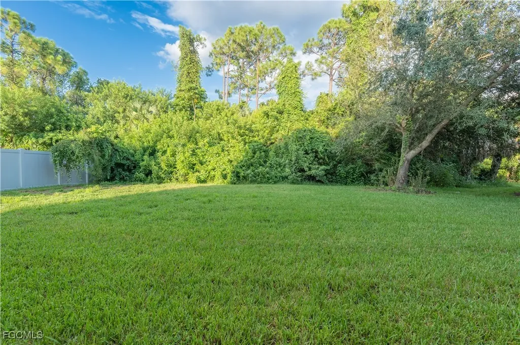 3003 Lake Manatee Court Cape Coral FL 33909