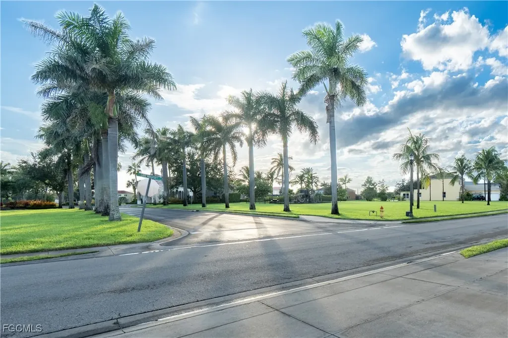 3003 Lake Manatee Court Cape Coral FL 33909