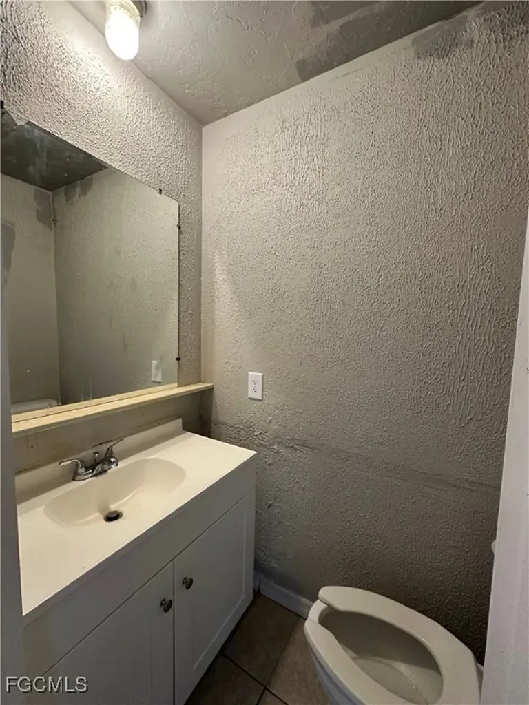 2210 Cantor Lane North Fort Myers FL 33917