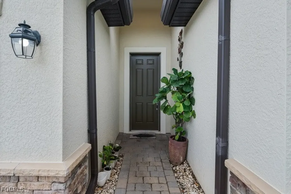 14378 Vindel Circle E Fort Myers FL 33905