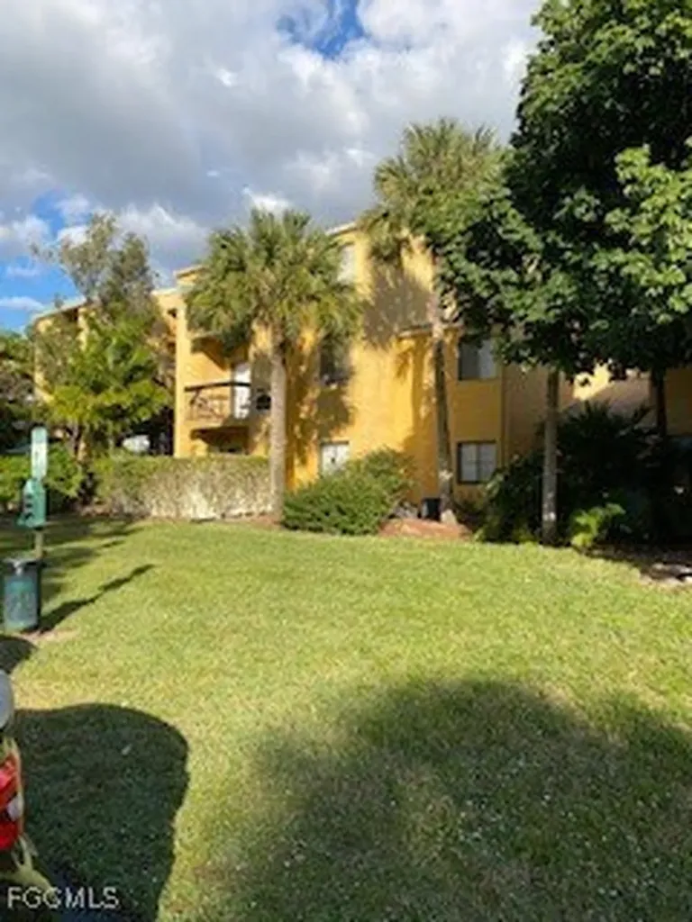 2937 Winkler Avenue Fort Myers FL 33916